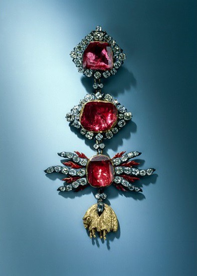 Kho bau vo gia o Ham Xanh trong vu trom chan dong chau Au hinh anh 9