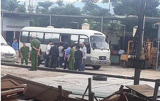 Noi nguoi Trung Quoc chua 13 tan vat lieu san xuat ma tuy hinh anh 4