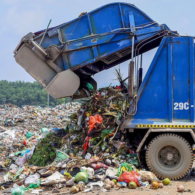 nha may dien rac Ha Noi, chan xe bai rac Nam Son anh 1