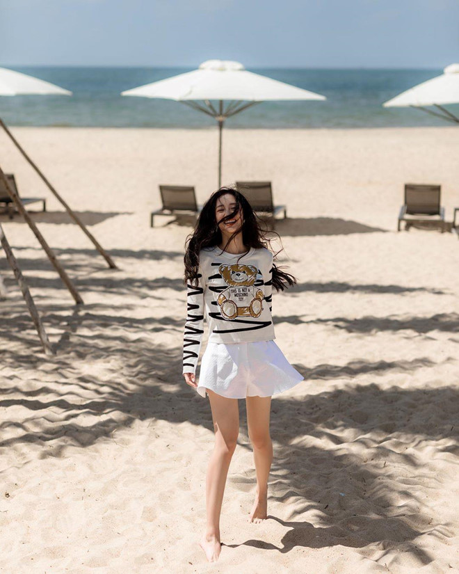 Quynh Anh Shyn, Chi Pu ru nhau mac bikini, Chau Bui dien toan do hieu hinh anh 8