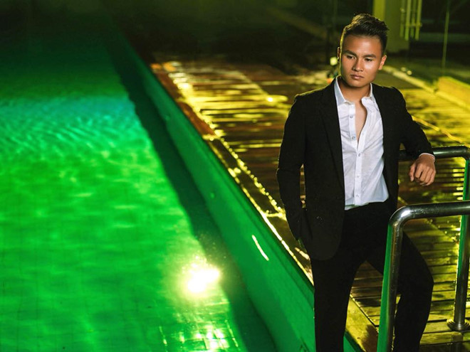 Quang Hai an mac gian di, it dung do hieu van duoc fan khen ngoi hinh anh 1