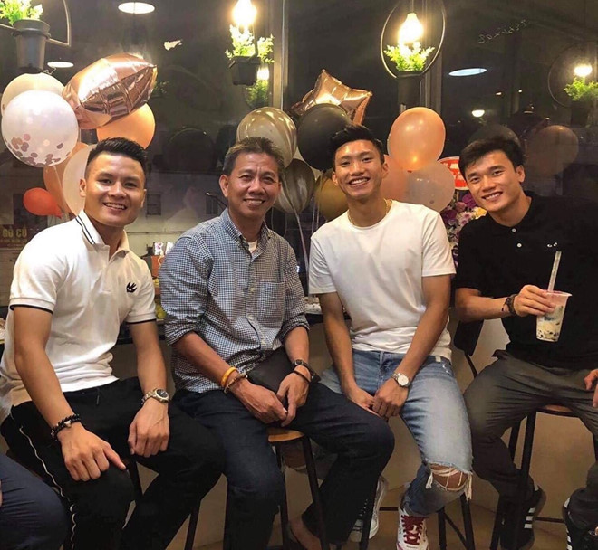 Quang Hai an mac gian di, it dung do hieu van duoc fan khen ngoi hinh anh 2