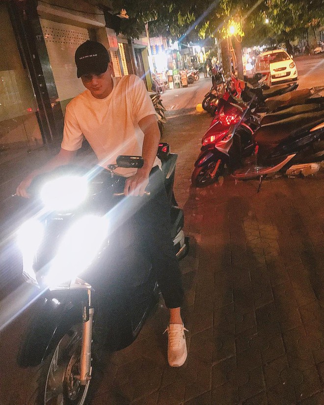 Voi chieu cao 1,88 m, Dang Van Lam mac gi cung du noi bat hinh anh 12