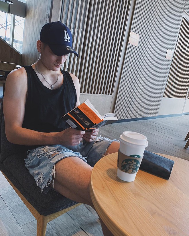 Voi chieu cao 1,88 m, Dang Van Lam mac gi cung du noi bat hinh anh 2