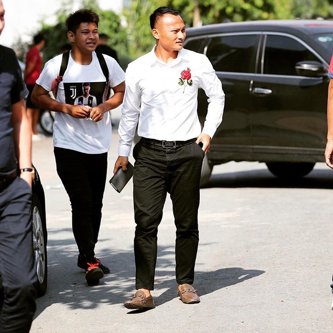 Trong Hoang co phong cach gon gang, thich mac dong dieu voi vo hinh anh 3