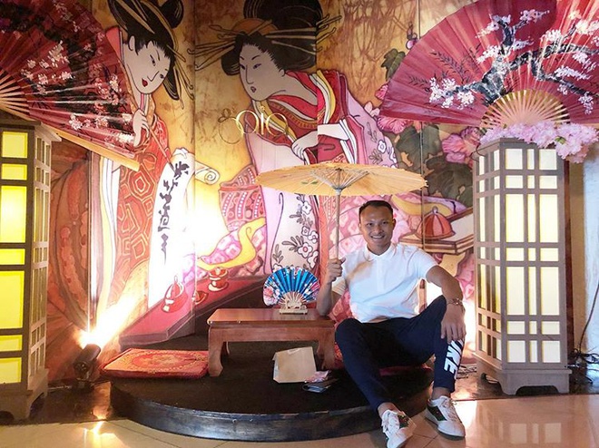 Trong Hoang co phong cach gon gang, thich mac dong dieu voi vo hinh anh 1