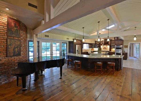 Ben trong bat dong san 4 trieu USD ma Miley Cyrus dang rao ban hinh anh 6