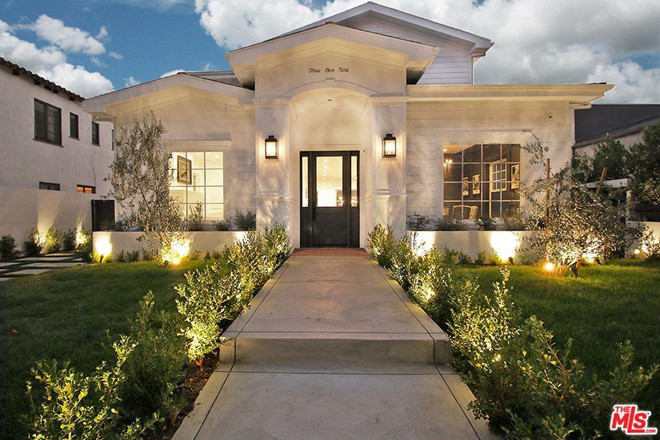 Co gi o biet thu sang trong cua 'qua bom sex' Margot Robbie hinh anh 3