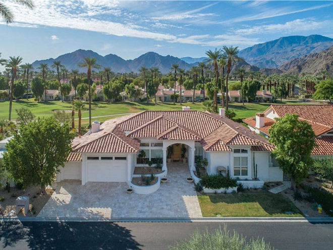 Ben trong biet thu nghi duong sang trong cua ong chu Nike hinh anh 2