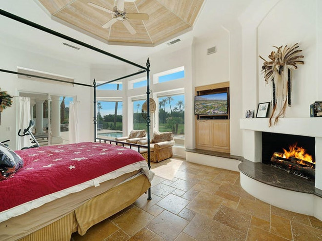 Ben trong biet thu nghi duong sang trong cua ong chu Nike hinh anh 9