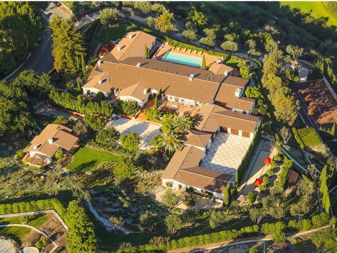 Biet thu xa hoa duoi long dat danh cho gioi sieu giau hinh anh 5