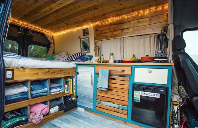 Nhung ngoi nha doc dao duoc che tao tu may bay, tau hoa hinh anh 11