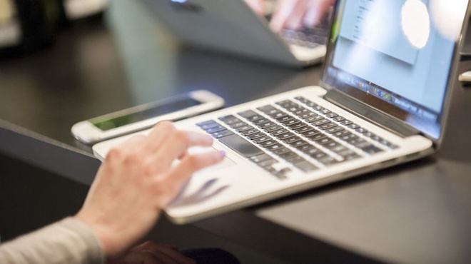 Nhung sai lam kinh dien khi chon mua laptop hinh anh 3