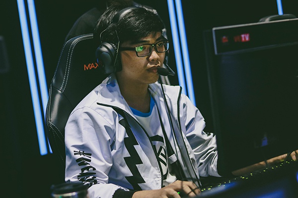 Game thu Lien Minh Huyen Thoai VN bi to 'cay thue' gay xon xao hinh anh 1