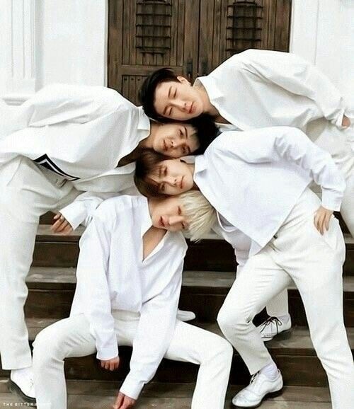 Gioi tre Viet ro trao luu gac dau len nhau chup anh nhom hai huoc hinh anh 10