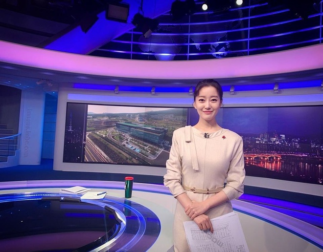 MC dan ban tin tren noc khach san Ha Noi noi tieng o Han Quoc the nao? hinh anh 2