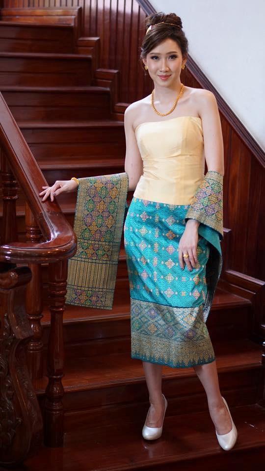 Loat hot girl Lao goc Viet tai sac xung danh 'con nha nguoi ta' hinh anh 4