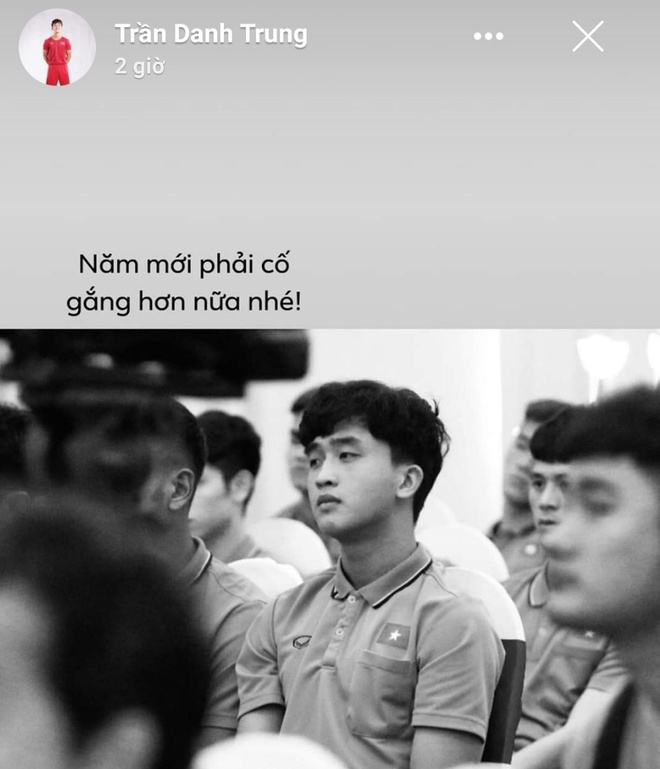 Van Lam, Hung Dung va dan cau thu don giao thua ben ban gai, gia dinh hinh anh 12 16.jpg