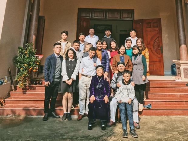 Dan mang bat trend khoe anh dai gia dinh ngay Tet hinh anh 6 ff8.jpg