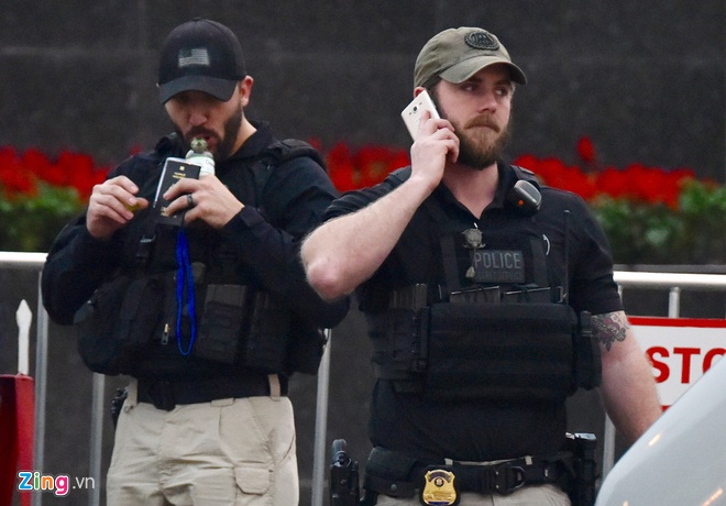 Xe 'quai thu' roi khach san len Noi Bai don Tong thong Trump hinh anh 13