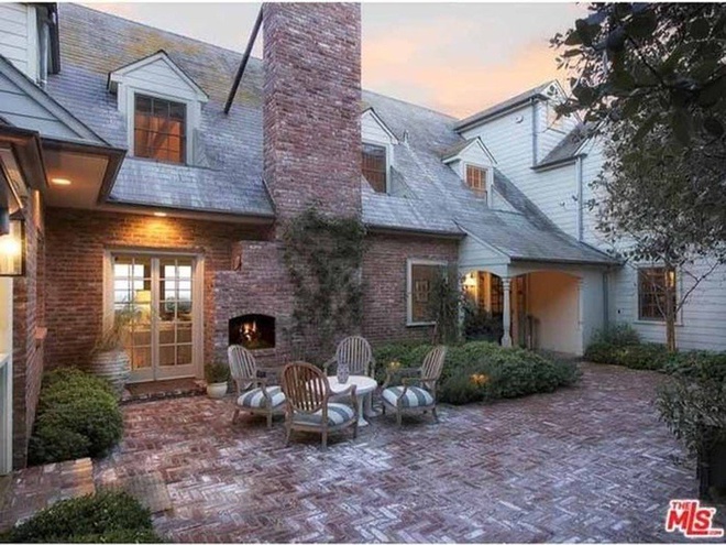 Cac ty phu giau nhat the gioi chon song trong nhung can nha binh di hinh anh 6 v_14evmtbrtpzb.jpg