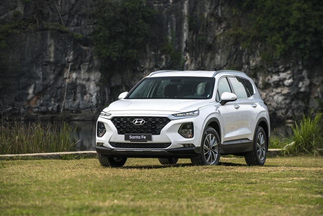 Nen co mua xe choi Tet hay cho doi toi dau nam sau? hinh anh 1 SantaFe_2019_ngoai_that_chay_24.jpg