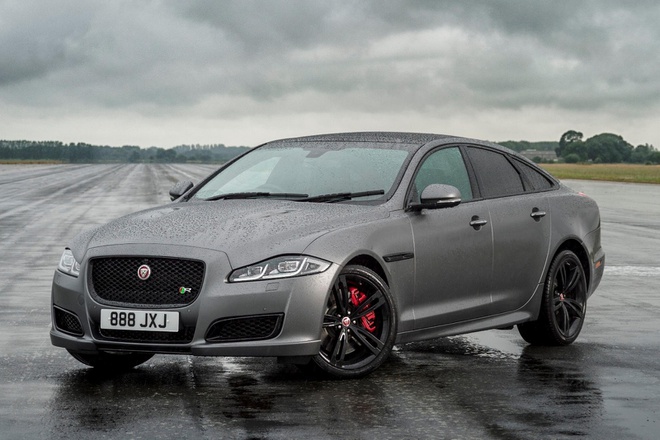 Nguoi dung kien hang xe sang vi bi cua hit tu dong nghien dut ngon tay hinh anh 1 704155.jpg