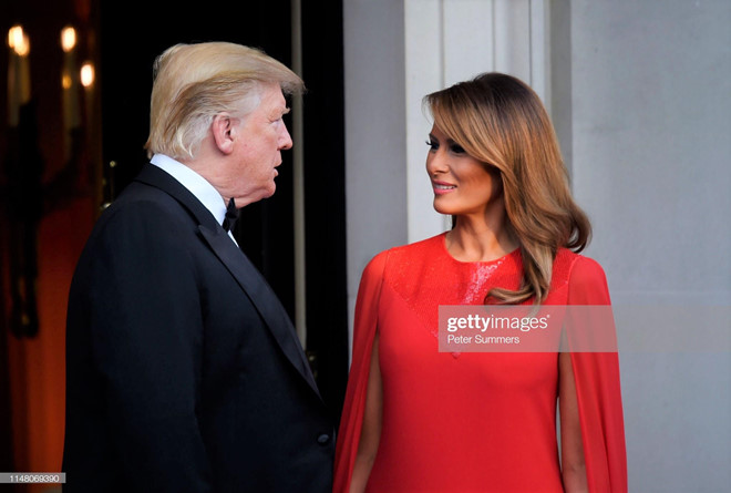 Vo va con gai Tong thong Trump mac dang cap trong chuyen tham nuoc Anh hinh anh 7
