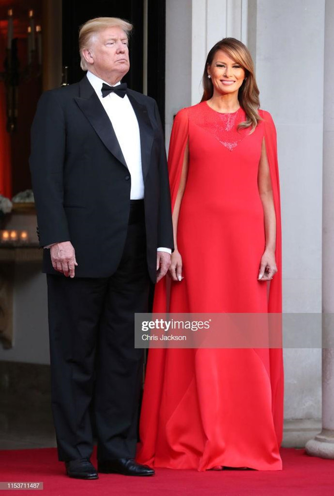 Vo va con gai Tong thong Trump mac dang cap trong chuyen tham nuoc Anh hinh anh 6