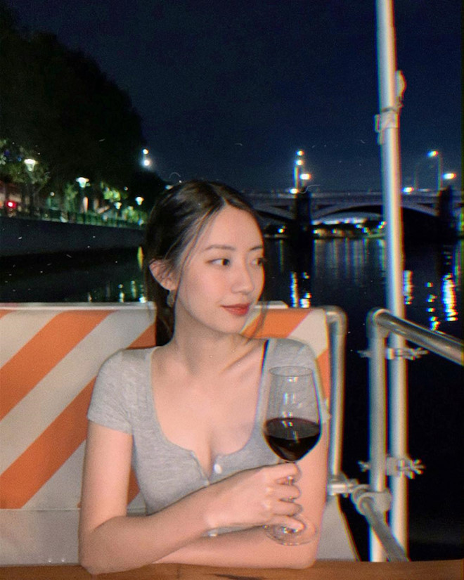 Nhan sac nong bong cua ban gai Rocker Nguyen hinh anh 2