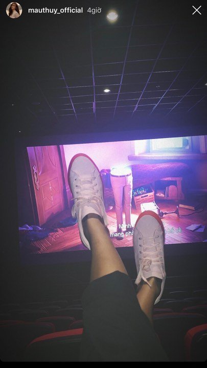 Nghe si Viet bi chi trich cu xu khong phu hop noi cong cong hinh anh 2 143002_mau_thuy_1.jpg