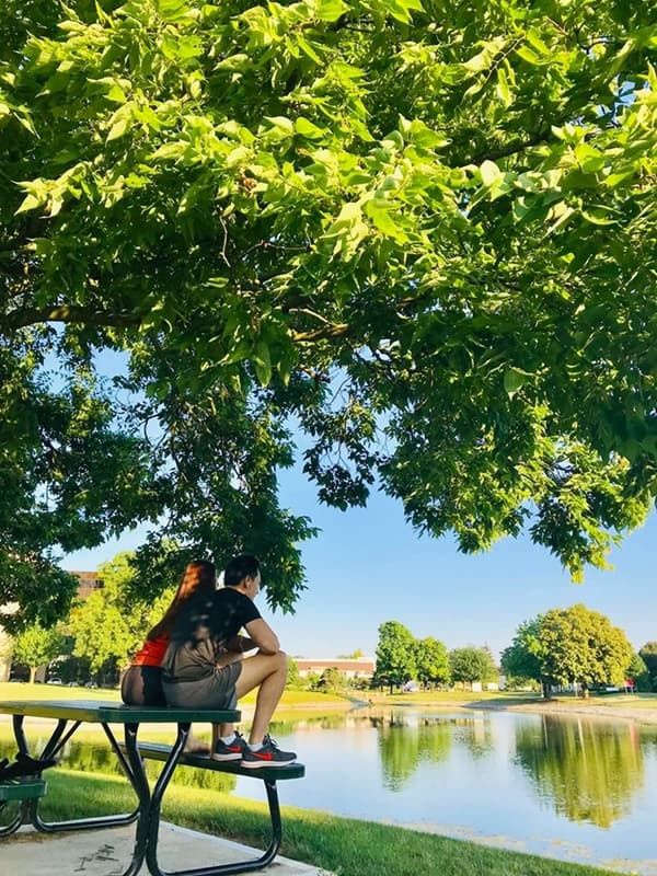 Nghe si Viet bi chi trich cu xu khong phu hop noi cong cong hinh anh 9 sao_viet_bi_che_kem_lich_su_noi_cong_cong_khong_chi_bao_thy_ha_tang_60b03e.jpg