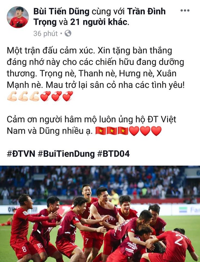 Tu Dung gay xuc dong khi tang ban thang cho dong doi dang chan thuong hinh anh 1