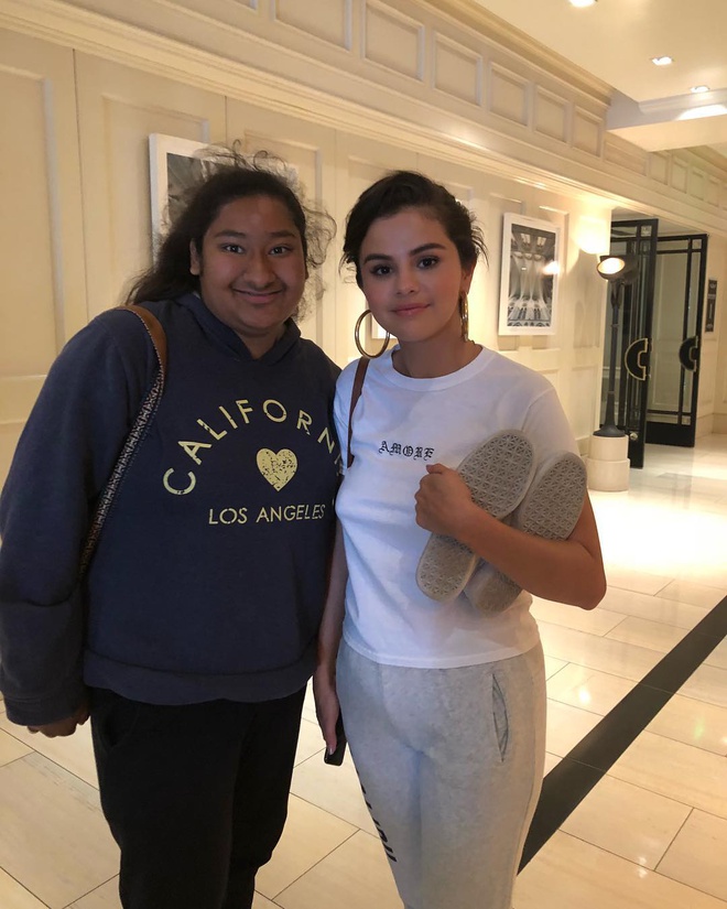 10X khien 'ca the gioi ghen ty' khi chup anh voi toan sao noi tieng hinh anh 3