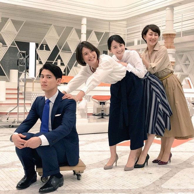 5 phong vien quoc te bong dung noi tieng sau khi den Ha Noi tac nghiep hinh anh 12