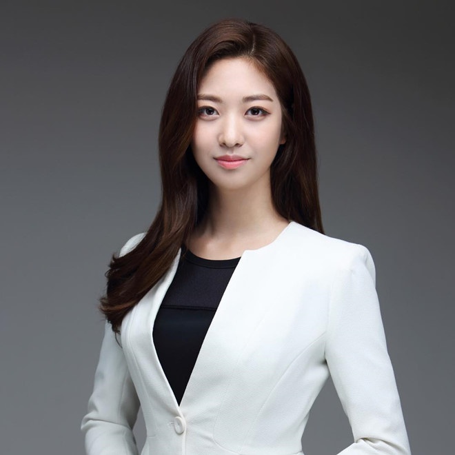 5 phong vien quoc te bong dung noi tieng sau khi den Ha Noi tac nghiep hinh anh 14