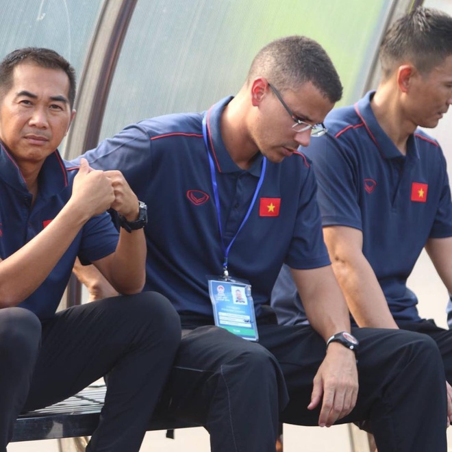 Dan mang tiec nuoi khi HLV the luc nguoi Brazil roi tuyen Viet Nam hinh anh 1