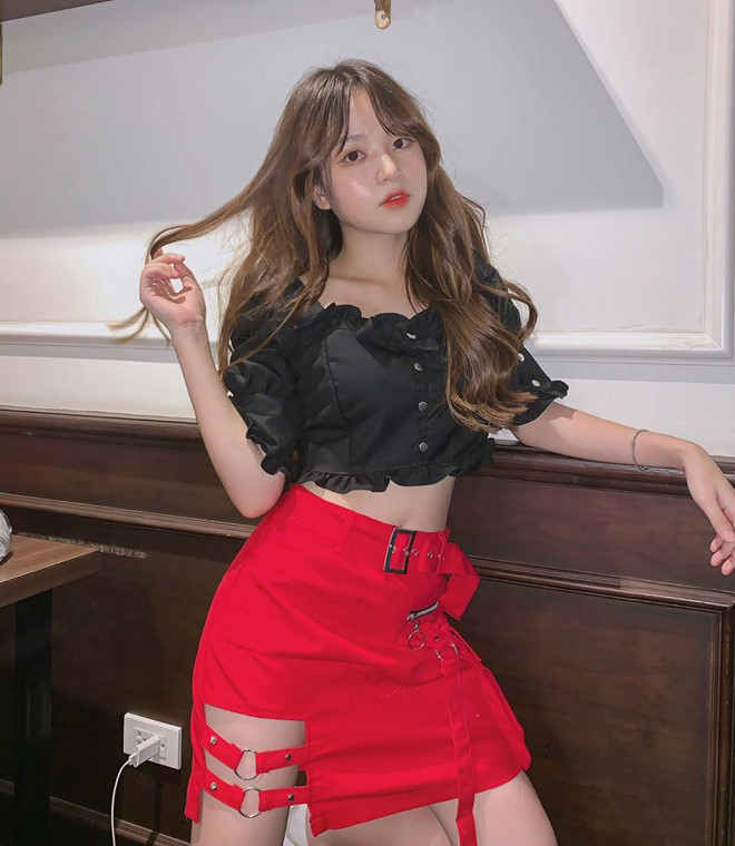 Ban gai tin don moi cua Quang Hai la hot girl quen mat dan mang hinh anh 7