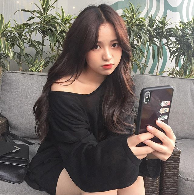 Ban gai tin don moi cua Quang Hai la hot girl quen mat dan mang hinh anh 8