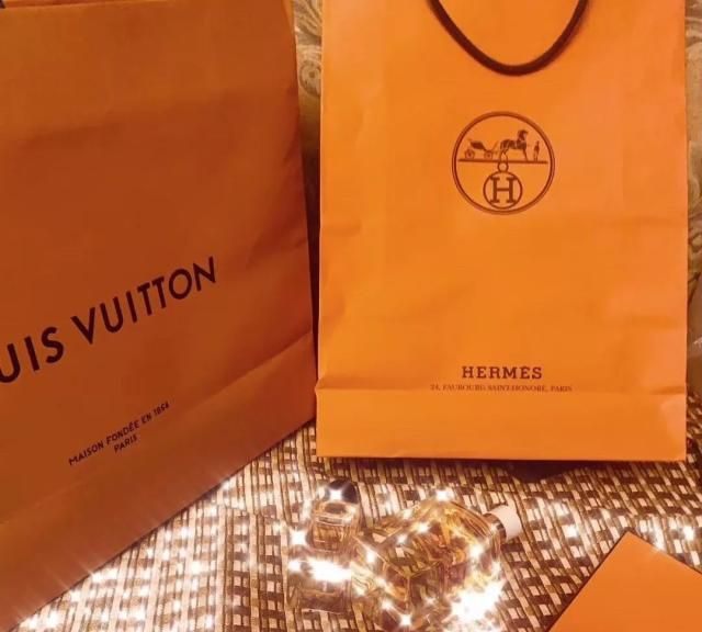 Guong mat bien dang cua 10X phau thuat tham my 60 lan tu nam 13 tuoi hinh anh 5 37fb_icmpfxc2586358.jpg