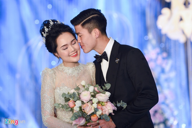 Quynh Anh, Thuy Tien va nhung nang WAGs noi tieng giau co hinh anh 1 130_zing_1.jpg