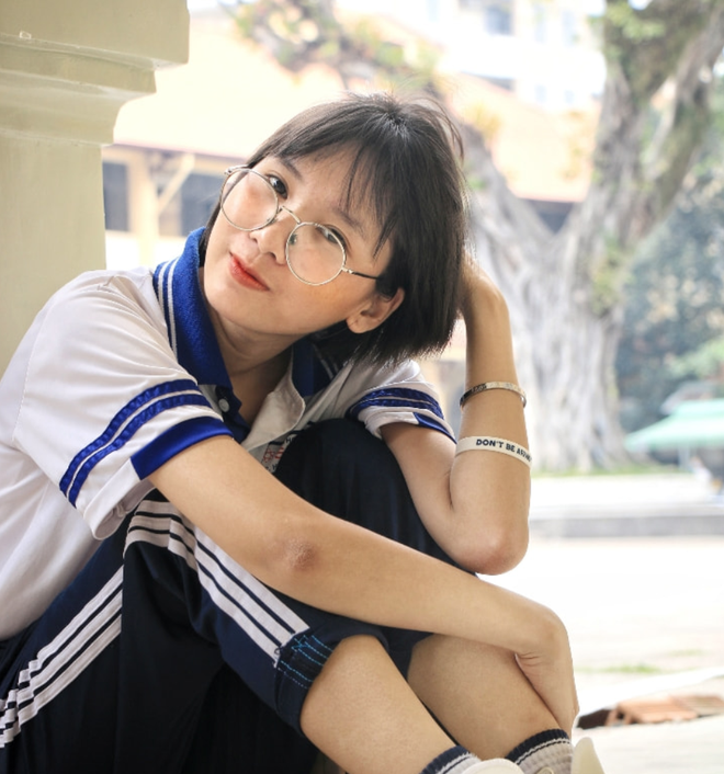 Nu sinh su pham bi hieu lam mang giay the thao khi di thuc tap hinh anh 2 anh_chup_man_hinh_2020_05_18_luc_094124_1589769712739512913097.png