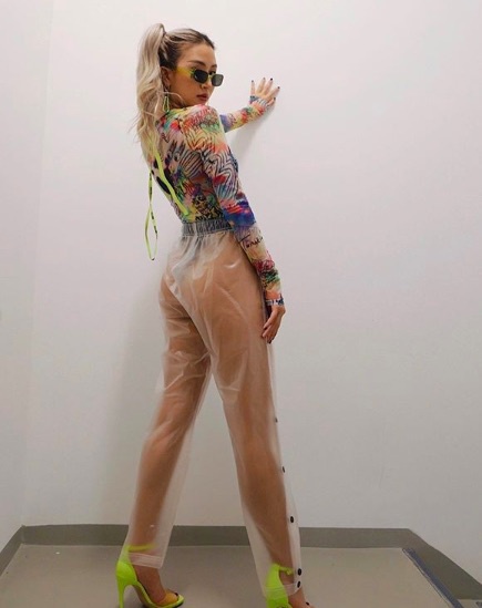 Quynh Anh Shyn gay tranh cai vi dien do trong suot, lo vong ba hinh anh 1 quynh_1_.jpg