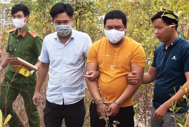 Vet mau to ke sat hai thuong toa va nguoi lam cong qua hinh anh 1 1_giet_exxr.jpg