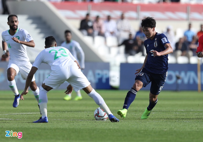 Doi hinh Nhat Ban co gia tri gap hon 260 lan tuyen Viet Nam hinh anh 1