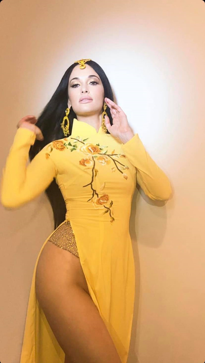 Mai Phuong Thuy va sao Viet tung bi chi trich ha thap ao dai dan toc hinh anh 1