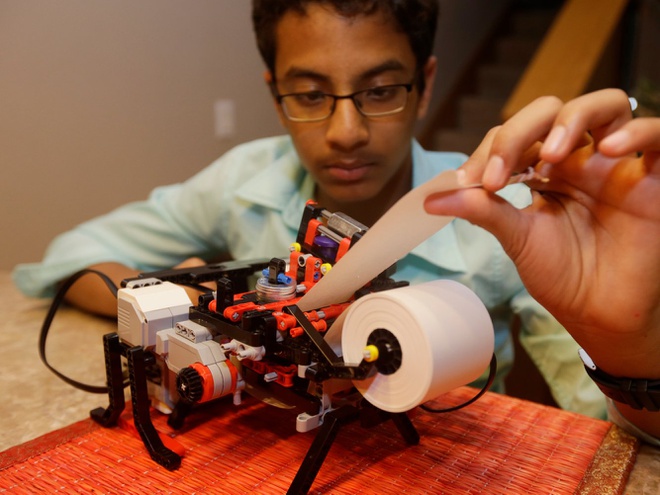 10 thieu nien kiem bon tien khi tuoi con rat tre hinh anh 10