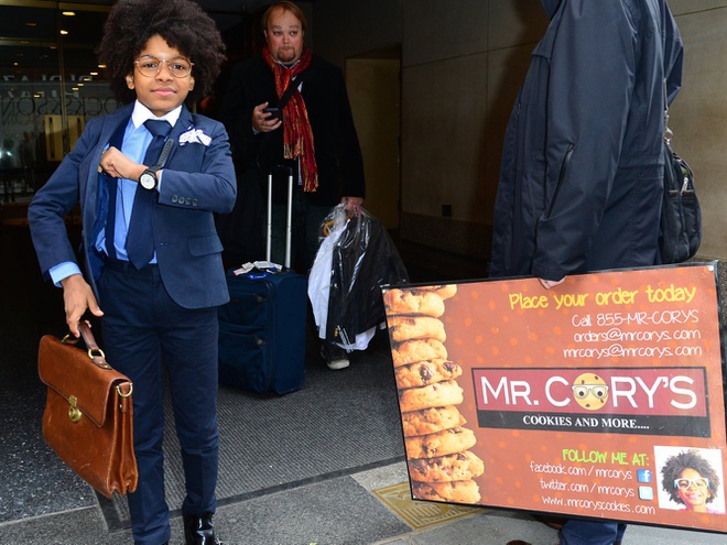 10 thieu nien kiem bon tien khi tuoi con rat tre hinh anh 8