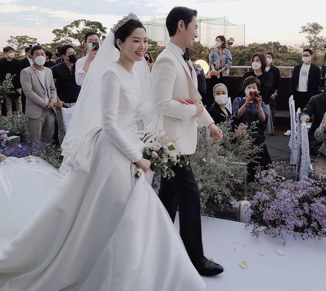 Jun Jin Shinhwa ket hon anh 1