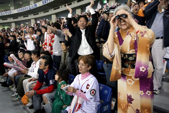 Vi sao co dong vien Nhat Ban tho o voi Asian Cup? hinh anh 2